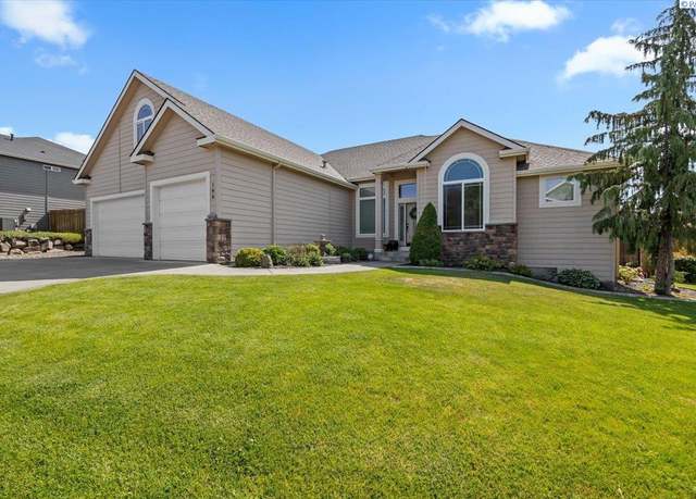 Property at 100 S Nevada St, Kennewick, WA 99336, 4 beds, 2 baths