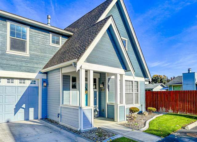 Property at 939 S Keller St, Kennewick, WA 99337, 3 beds, 2.5 baths