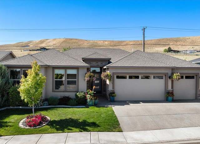 Property at 2629 W 44th Pl, Kennewick, WA 99337, 3 beds, 2 baths