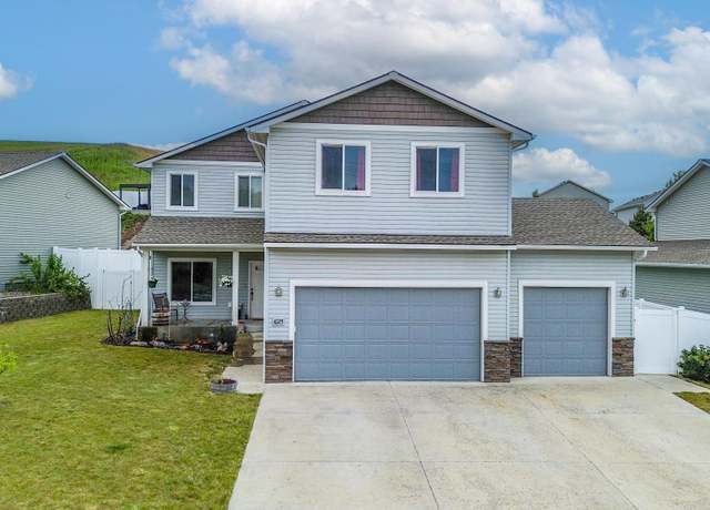 Property at 1025 SW Corral Ct, Pullman, WA 99163, 4 beds, 3 baths