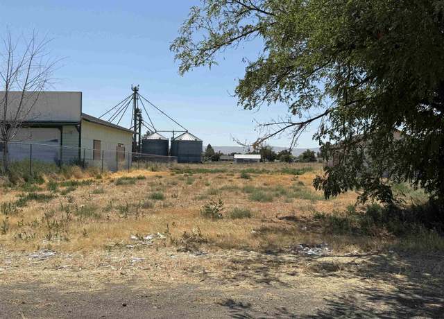 Property at 216 North St, Mabton, WA 98935