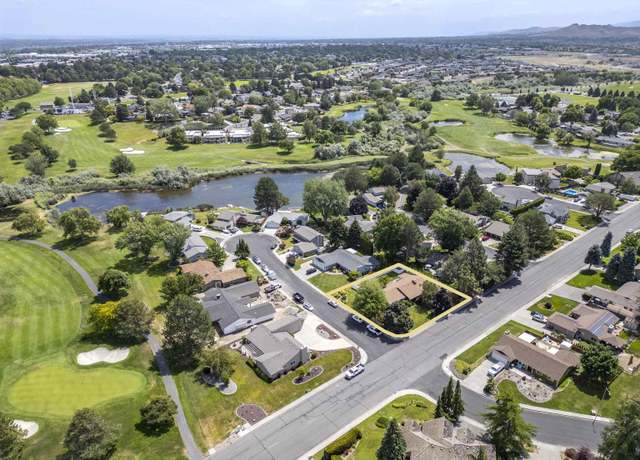 Property at 2234 Greenbrook Blvd, Richland, WA 99352, 3 beds, 2 baths