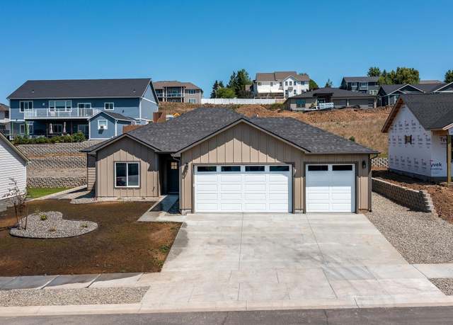 Property at 630 SW Cayuse St, Pullman, WA 99163, 3 beds, 2 baths