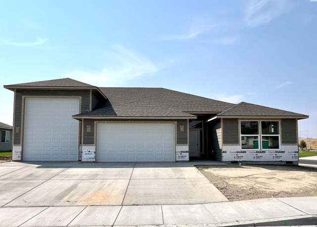 Property at 2804 S Belfair Pl, Kennewick, WA 99338, 3 beds, 2 baths