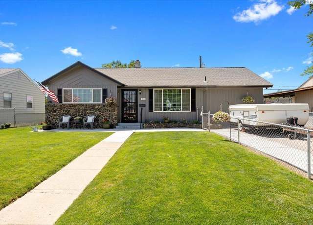 Property at 736 E 5th Ave, Kennewick, WA 99336, 3 beds, 2 baths