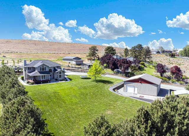 Property at 42207 E Carlsbad Ct, West Richland, WA 99352, 5 beds, 2.5 baths