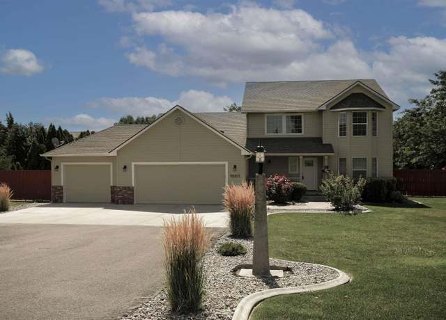 Property at 98801 E Brandon Dr, Kennewick, WA 99338, 4 beds, 0.5 baths