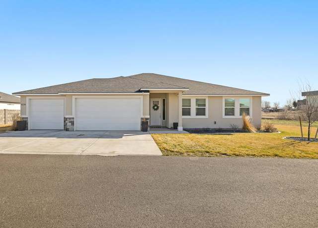 Property at 8226 Roberts Dr, Pasco, WA 99301, 4 beds, 2 baths