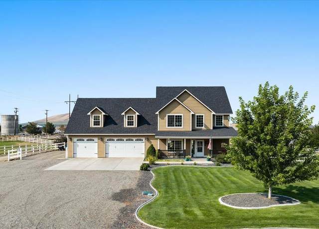 Property at 88014 E Badger View Dr, Kennewick, WA 99338, 3 beds, 3 baths