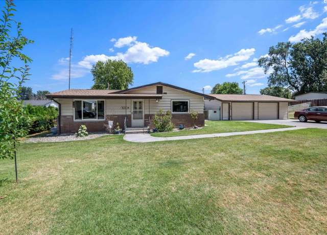 Property at 914 N 61st Ave, West Richland, WA 99353, 3 beds, 0.5 baths