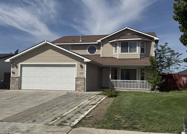 Property at 808 N Owen Ave, Pasco, WA 99301, 4 beds, 0.5 baths