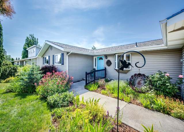 Property at 920 SW Alcora Dr, Pullman, WA 99163, 4 beds, 3 baths