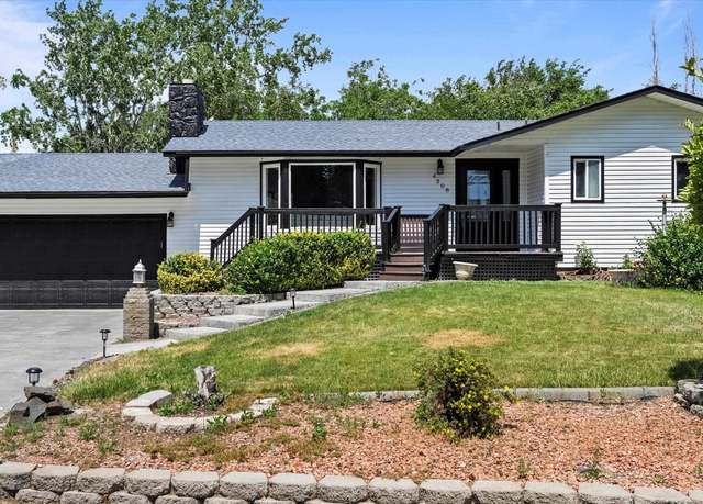 Property at 4308 S Sharron Ct, Kennewick, WA 99337, 4 beds, 2.5 baths