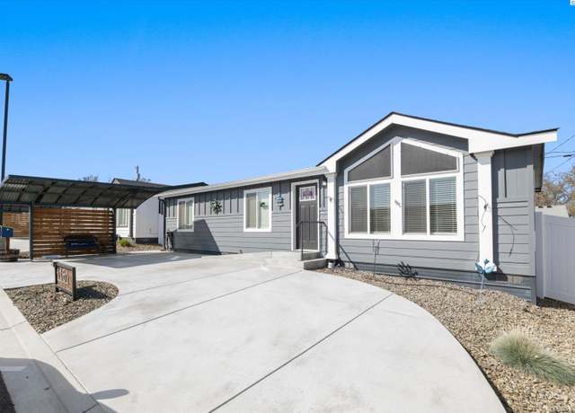 Property at 1161 N Harrison Pl, Kennewick, WA 99336, 3 beds, 2 baths