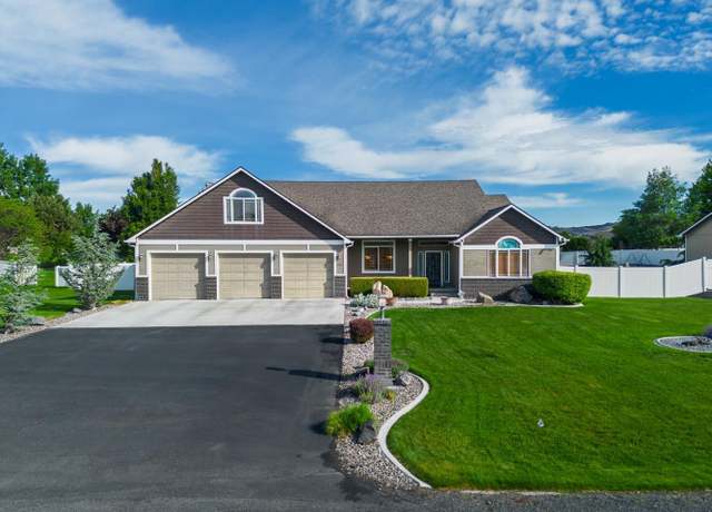 Property at 13617 Cottonwood Creek Blvd, Kennewick, WA 99338, 4 beds, 3.5 baths