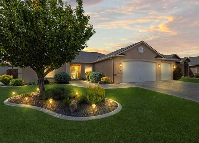 Property at 8801 W Clearwater Pl, Kennewick, WA 99336, 4 beds, 2 baths
