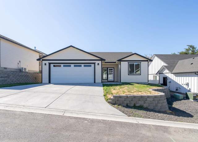 Property at 1121 Bordeaux St, Prosser, WA 99350, 2 beds, 2 baths
