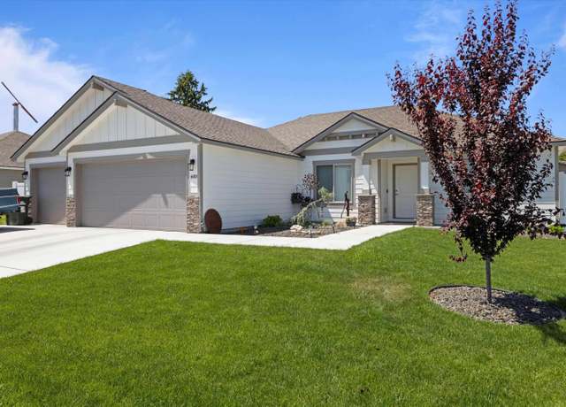 Property at 600 Lizzy Ln, Grandview, WA 98930, 3 beds, 2 baths