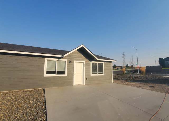 Property at 5854 W 41st Ave, Kennewick, WA 99338, 2 beds, 2 baths