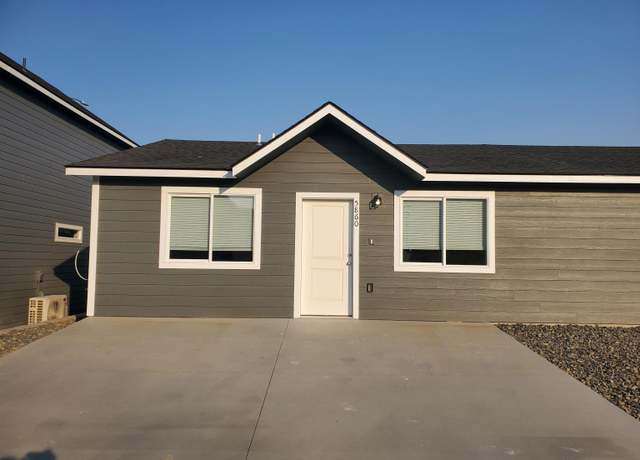 Property at 5860 W 41 St, Kennewick, WA 99338, 2 beds, 2 baths