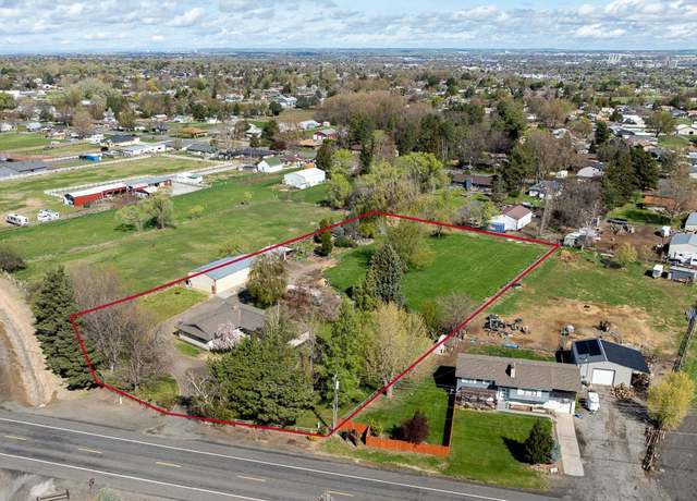 Property at 108 W 45th Ave, Kennewick, WA 99337, 3 beds, 2.5 baths