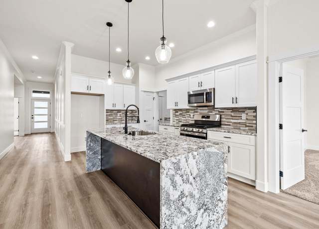 Property at 3701 Nuthatch St, Richland, WA 99352, 3 beds, 2 baths