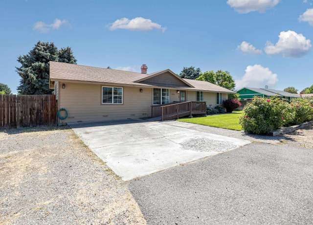 Property at 3704 W Jay St, Pasco, WA 99301, 4 beds, 2 baths