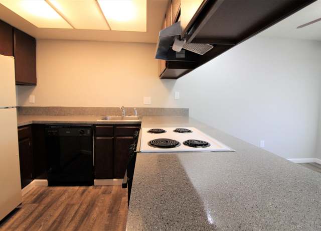 Property at 3 S Edison St Unit C, Kennewick, WA 99336, 2 beds, 1 bath