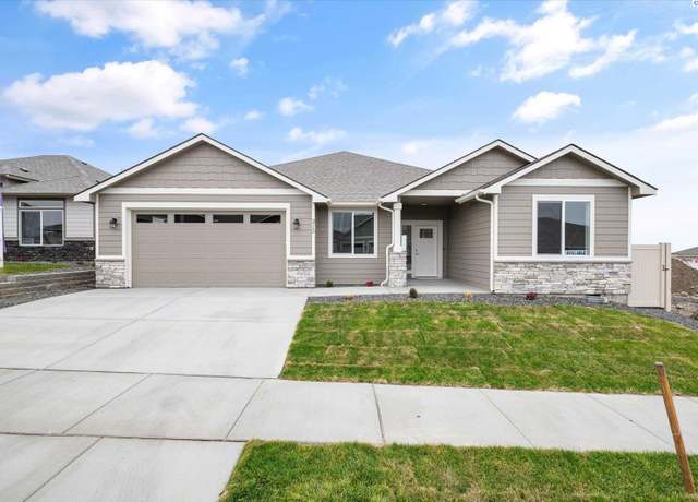 Property at 3712 S Wilson St #153, Kennewick, WA 99338, 3 beds, 2 baths