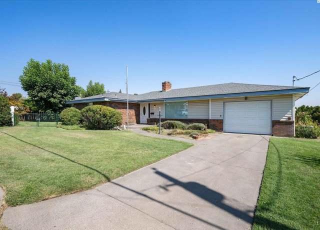 Property at 703 S Euclid St, Grandview, WA 98930, 4 beds, 2.5 baths