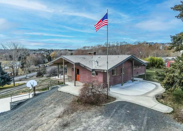 Property at 243 Collins Rd, Selah, WA 98942, 4 beds, 3 baths