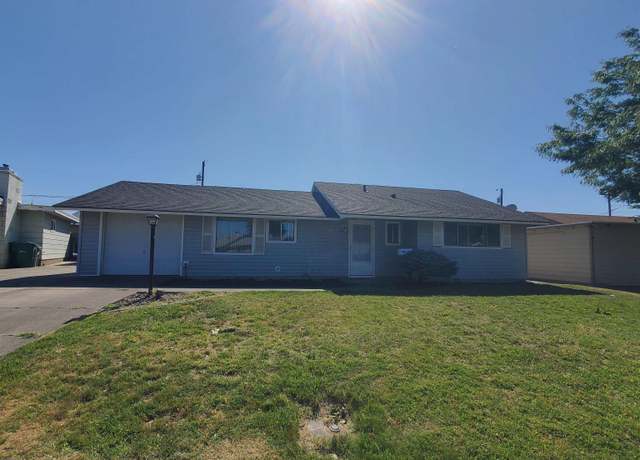 Property at 305 S Mayfield St, Kennewick, WA 99336, 3 beds, 1 bath