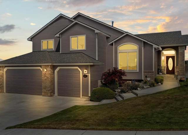 Property at 4605 S Olson St, Kennewick, WA 99337, 4 beds, 2.5 baths