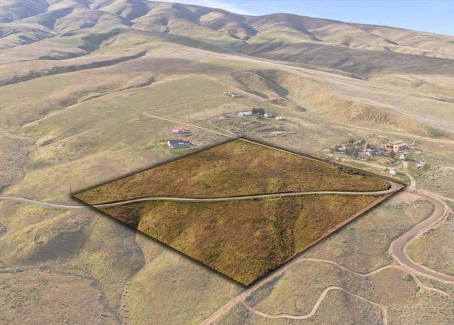 Property at 551 Box Canyon Rd, Selah, WA 98942
