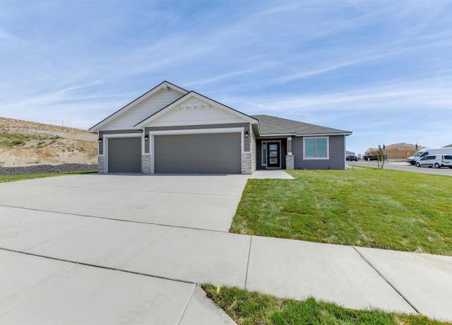 Property at 2837 S Osborne St, Kennewick, WA 99338, 3 beds, 2 baths