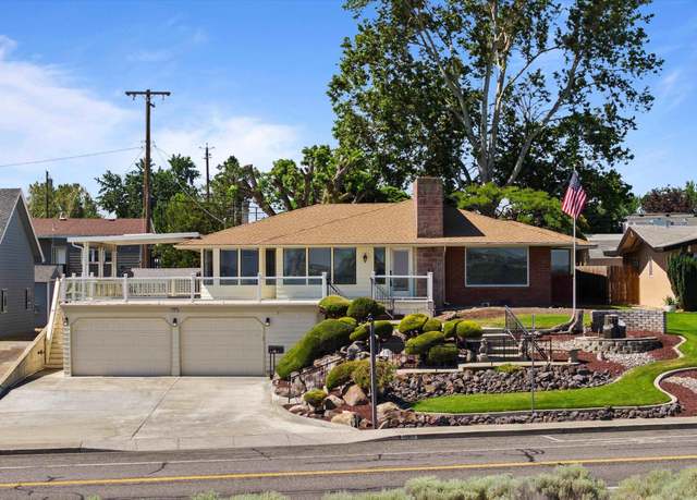 Property at 2003 W Canal Dr, Kennewick, WA 99336, 4 beds, 4 baths