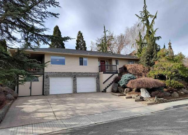 Property at 251 W Riverwood St, Richland, WA 99352, 4 beds, 3 baths