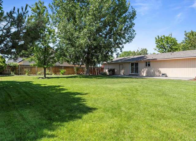 Property at 4745 W Robin Ct, West Richland, WA 99353, 3 beds, 1 bath