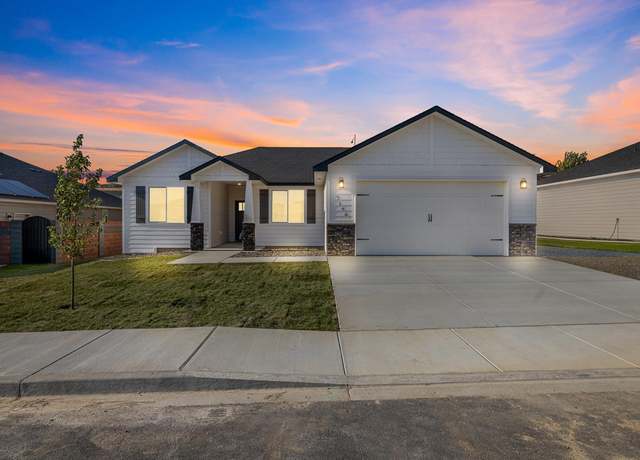 Property at 7190 W 28th Pl, Kennewick, WA 99338, 4 beds, 2 baths