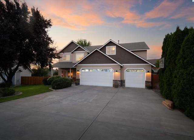 Property at 8812 W 1st Pl, Kennewick, WA 99336, 5 beds, 2.5 baths