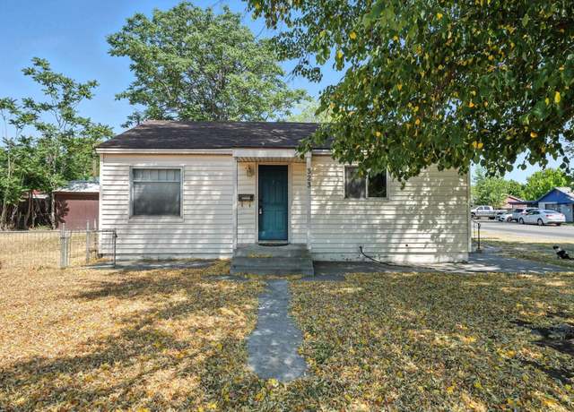 Property at 323 S Beech St, Kennewick, WA 99336, 3 beds, 2 baths
