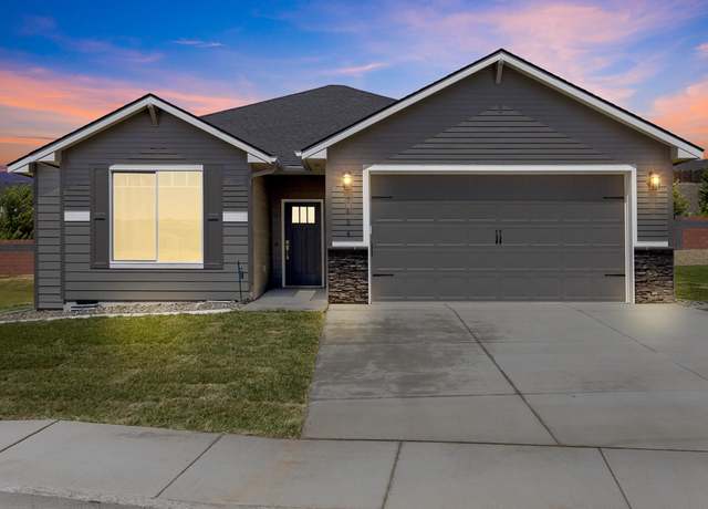 Property at 7154 W 28th Pl, Kennewick, WA 99338, 3 beds, 2 baths
