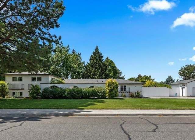 Property at 707 N Quillan St, Kennewick, WA 99336, 4 beds, 3 baths