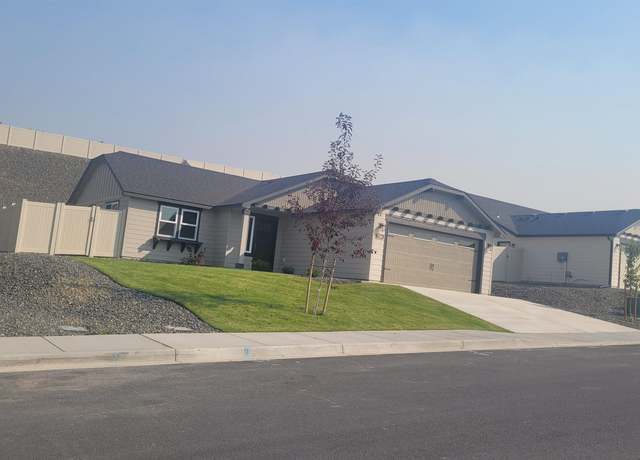 Property at 7260 W 25th Ave, Kennewick, WA 99337, 3 beds, 2 baths