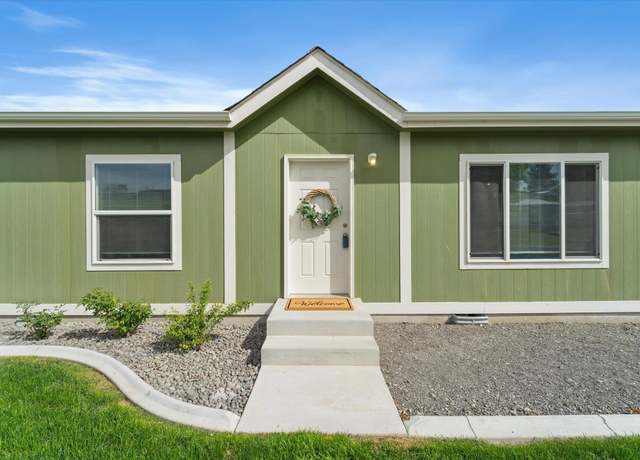 Property at 228 N Park Ave, Mesa, WA 99343, 3 beds, 2 baths