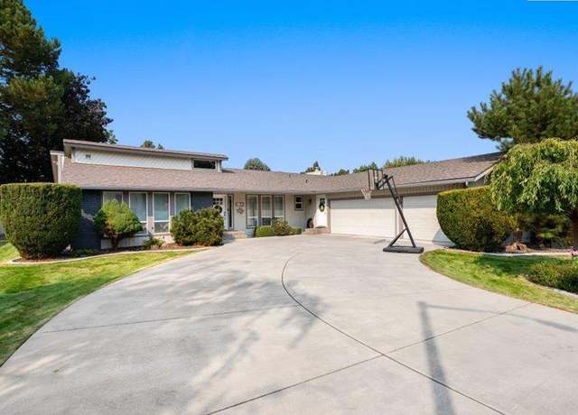 Property at 112 High Meadows St, Richland, WA 99352, 6 beds, 3 baths