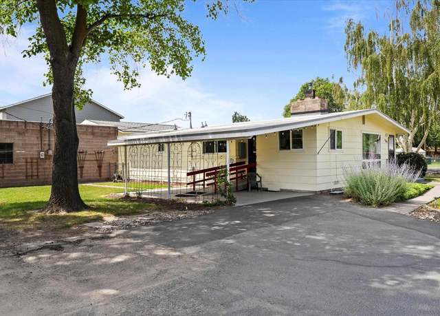 Property at 1707 W 19th Ave, Kennewick, WA 99337, 2 beds, 2 baths