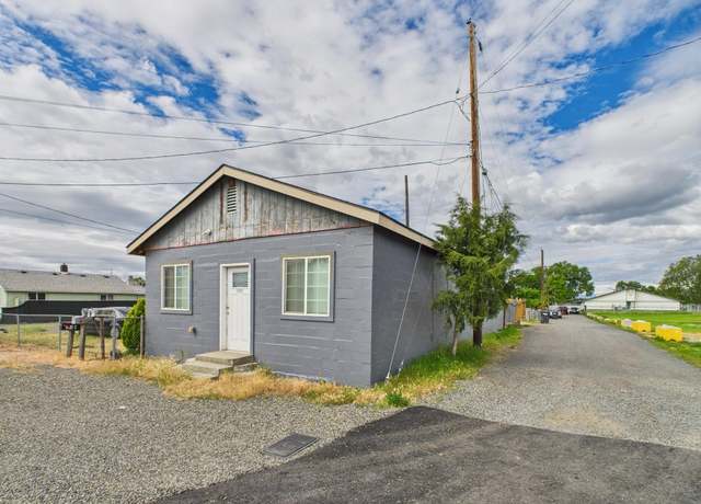 Property at 304 S Naches Ave, Wapato, WA 98951, 3 beds, 2 baths