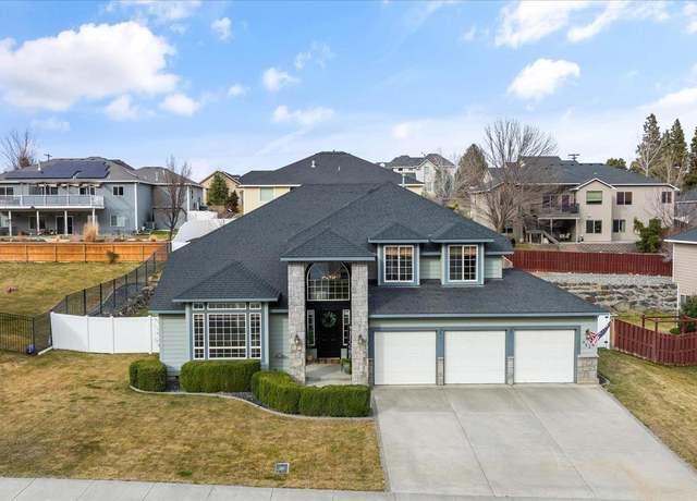 Property at 922 Clermont Dr, Richland, WA 99352, 4 beds, 2.5 baths