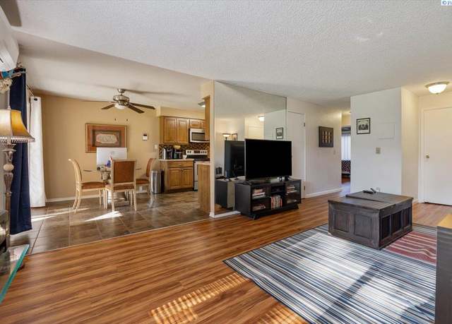 Property at 3121 W Hood Ave C-103 Ave Unit C103, Kennewick, WA 99336, 2 beds, 1 bath
